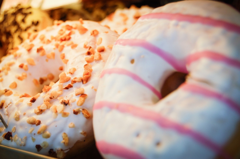 patisserie-LE BAR SUR LOUP-min_donuts_sweets_pastries_pastry_shop_cake_cakes_bakery_eating-987656